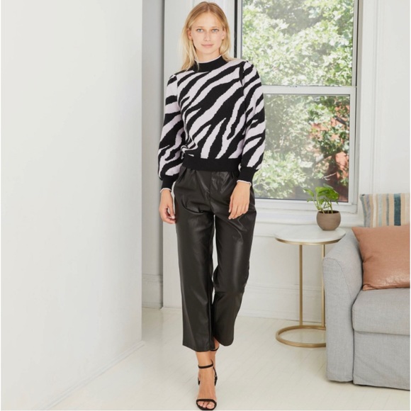 ⏰ Who What Wear x Target Zebra Stripe Crewneck Sweater in Black & Orchid NWT - Picture 6 of 9